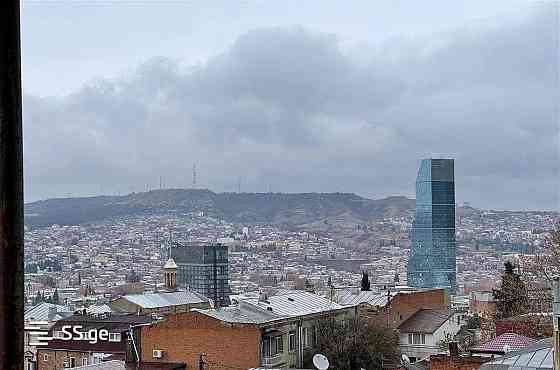 Продам 5-комн. квартиру 200м² 3/3 эт. Тбилиси