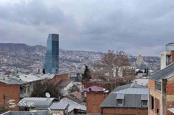 Продам 5-комн. квартиру 200м² 3/3 эт. Тбилиси