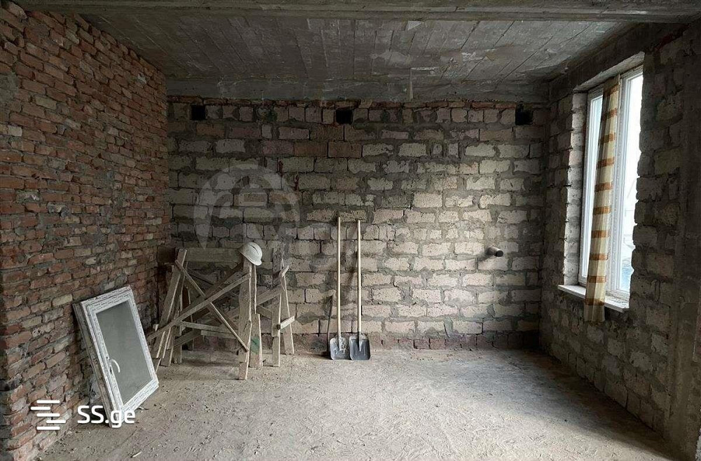 Продам 5-комн. квартиру 200м² 3/3 эт. Тбилиси - изображение 2