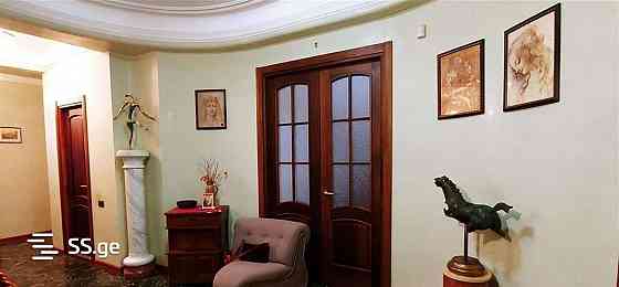 Продам 4-комн. квартиру 220м² 7/10 эт. Тбилиси