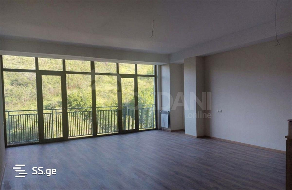 იყიდება 3 ოთახიანი ბინას 115მ² 5/10 სართ თბილისი - photo 1