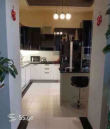 Продам 5-комн. квартиру 155м² 3/4 эт. Тбилиси