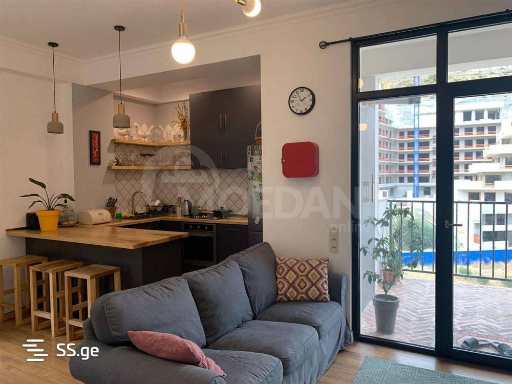 იყიდება 3 ოთახიანი ბინას 80მ² 4/9 სართ თბილისი - photo 1