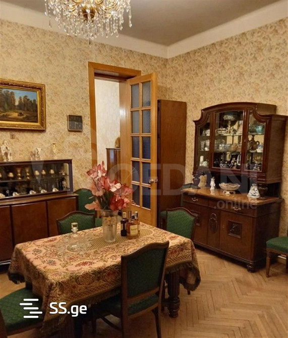Продам 7+-комн. квартиру 230м² 1/3 эт. Тбилиси - изображение 1