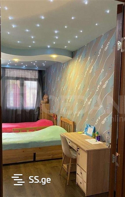 Продам 7+-комн. квартиру 200м² 2/2 эт. Тбилиси - изображение 2