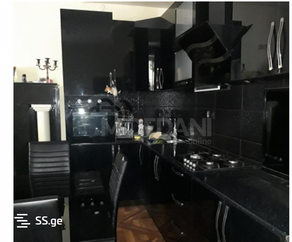 Продам 5-комн. квартиру 130м² 3/3 эт. Тбилиси - изображение 3