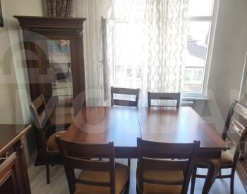 Стол в гостиной Тбилиси - изображение 1