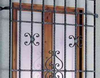 რკინის კიბეები, ღობეები, ჟალუზები, ხიდები, ფერმები, ავეჯი თბილისი