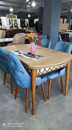 იყიდება მაგიდა სკამებით. თბილისი