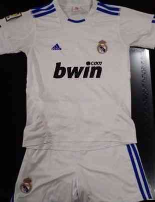Football uniform of Real Madrid 2010-11 season Tbilisi