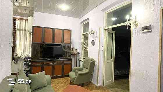 იყიდება 4 ოთახიანი ბინა ჩუღურეთში Tbilisi
