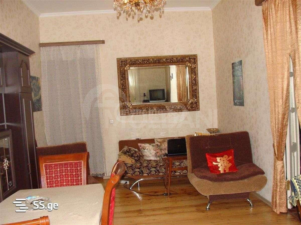 Продам 6-комн. квартиру 140м² 1/2 эт. Тбилиси - изображение 1