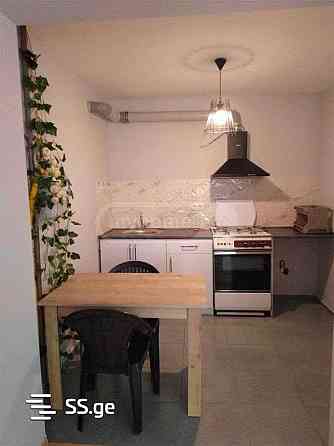 ქირავდება 2 ოთახიანი ბინა 60მ² 2/5 სართ თბილისი