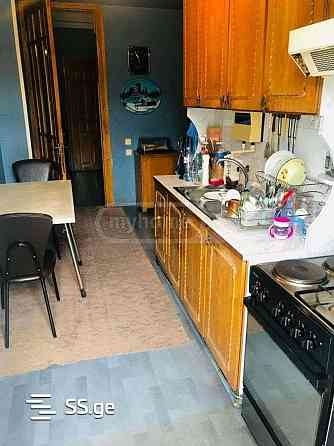 იყიდება 4 ოთახიანი ბინას 140მ² 4/6 სართ თბილისი