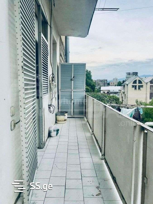 იყიდება 4 ოთახიანი ბინას 140მ² 4/6 სართ თბილისი - photo 1