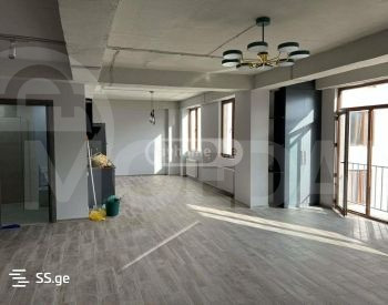 იყიდება 3 ოთახიანი ბინას 136მ² 10/11 სართ თბილისი - photo 2