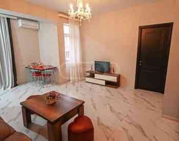 ქირავდება 2 ოთახიანი ბინა 60მ² 14/18 სართ თბილისი