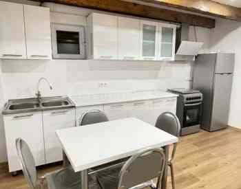 ქირავდება 2 ოთახიანი ბინა 48მ² 1/3 სართ თბილისი