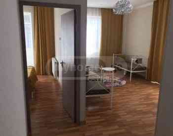 ქირავდება 2 ოთახიანი ბინა 50მ² 1/4 სართ თბილისი