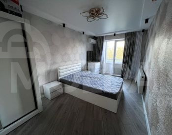 Сдам 3-комн. квартиру 65м² 6/8 эт. Тбилиси - изображение 1
