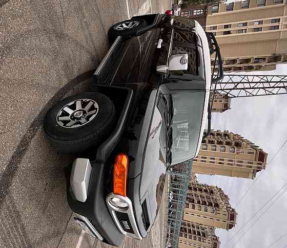 Срочно продается Toyota FJ Cruiser 2011 года выпуска! თბილისი