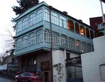 Сдам 2-комн. квартиру 70м² 3/3 эт. Тбилиси