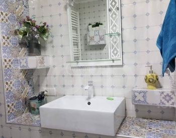 Apartments For Rent two-room 70м² 3/3 floor Tbilisi - photo 8