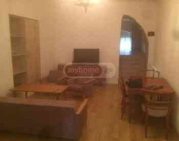 ქირავდება 2 ოთახიანი ბინა 60მ² 2/2 სართ თბილისი