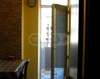 ქირავდება 2 ოთახიანი ბინა 70მ² 8/10 სართ თბილისი