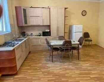 Сдам 3-комн. квартиру 110м² 1/2 эт. Тбилиси