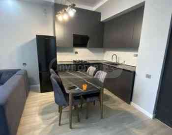 ქირავდება 2 ოთახიანი ბინა 50მ² 7/9 სართ თბილისი