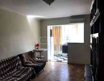 ქირავდება 2 ოთახიანი ბინა 40მ² 8/8 სართ თბილისი