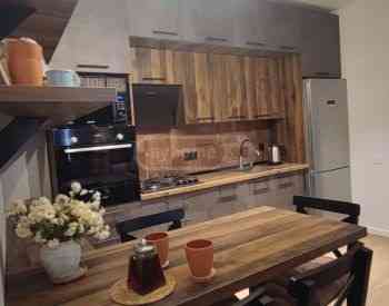 ქირავდება 2 ოთახიანი ბინა 60მ² 4/6 სართ თბილისი