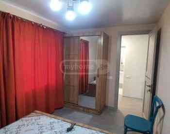 ქირავდება 2 ოთახიანი ბინა 42მ² 5/8 სართ თბილისი