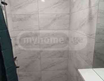 ქირავდება 2 ოთახიანი ბინა 42მ² 5/8 სართ თბილისი