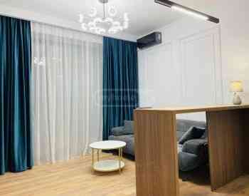 ქირავდება 2 ოთახიანი ბინა 44მ² 7/22 სართ თბილისი