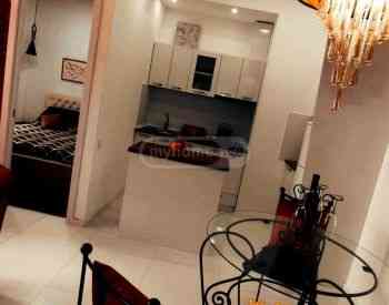 ქირავდება 2 ოთახიანი ბინა 55მ² 15/15 სართ თბილისი