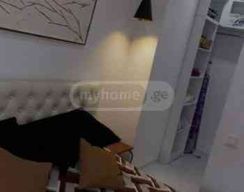 ქირავდება 2 ოთახიანი ბინა 55მ² 15/15 სართ თბილისი