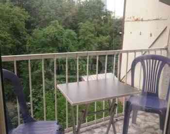 ქირავდება 2 ოთახიანი ბინა 70მ² 8/8 სართ თბილისი