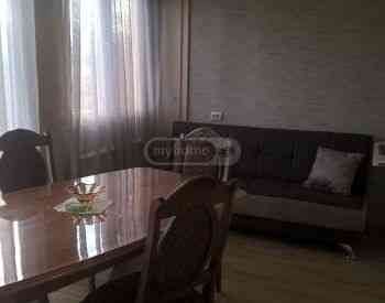 ქირავდება 2 ოთახიანი ბინა 70მ² 8/8 სართ თბილისი