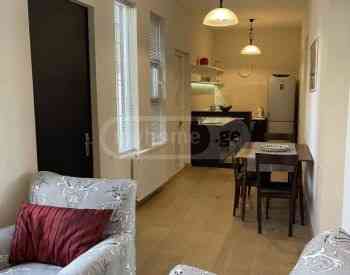 ქირავდება 4 ოთახიანი ბინა 85მ² 2/3 სართ თბილისი