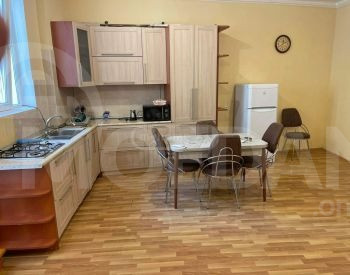 Сдам 3-комн. квартиру 110м² 1/2 эт. Тбилиси - изображение 1