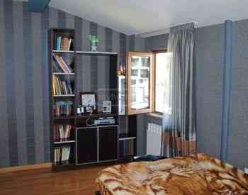 Apartments For Rent five-room 245м² 4/4 floor Tbilisi