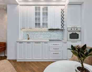 ქირავდება 4 ოთახიანი ბინა 140მ² 8/9 სართ თბილისი