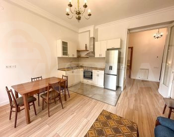 ქირავდება 2 ოთახიანი ბინა 61მ² 2/6 სართ თბილისი - photo 1