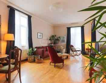 Сдам 3-комн. квартиру 100м² 3/3 эт. Тбилиси