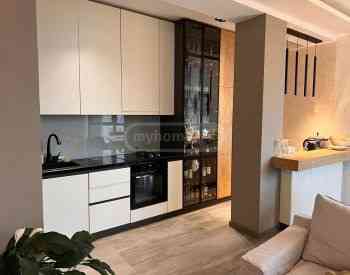 ქირავდება 4 ოთახიანი ბინა 120მ² 13/14 სართ თბილისი