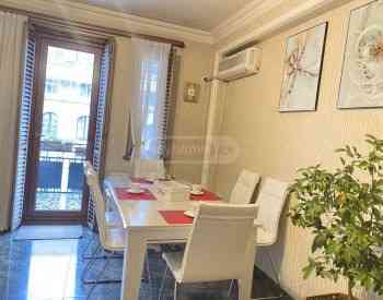 ქირავდება 4 ოთახიანი ბინა 240მ² 4/4 სართ თბილისი