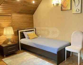 ქირავდება 4 ოთახიანი ბინა 240მ² 4/4 სართ თბილისი