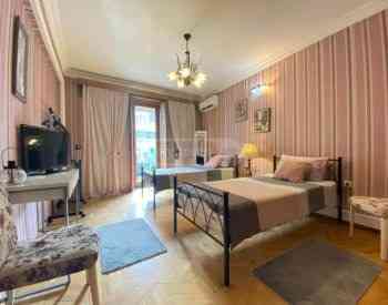 ქირავდება 4 ოთახიანი ბინა 240მ² 4/4 სართ თბილისი